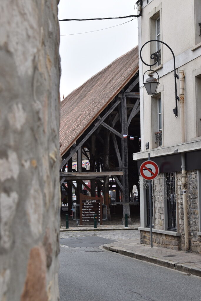 Halle Milly la forêt