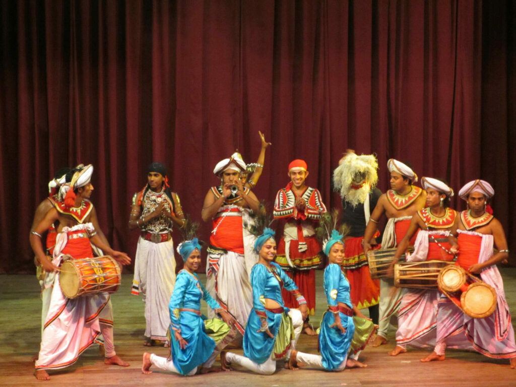 spectacle de danses traditionnelles Kandy