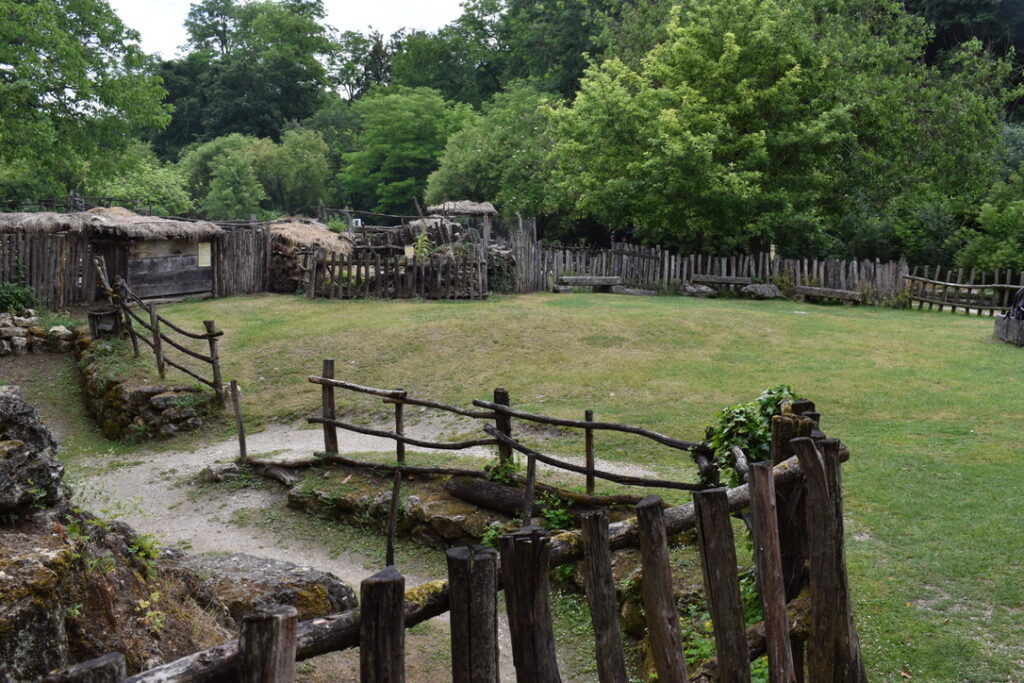 Vallée troglodytique des goupillières