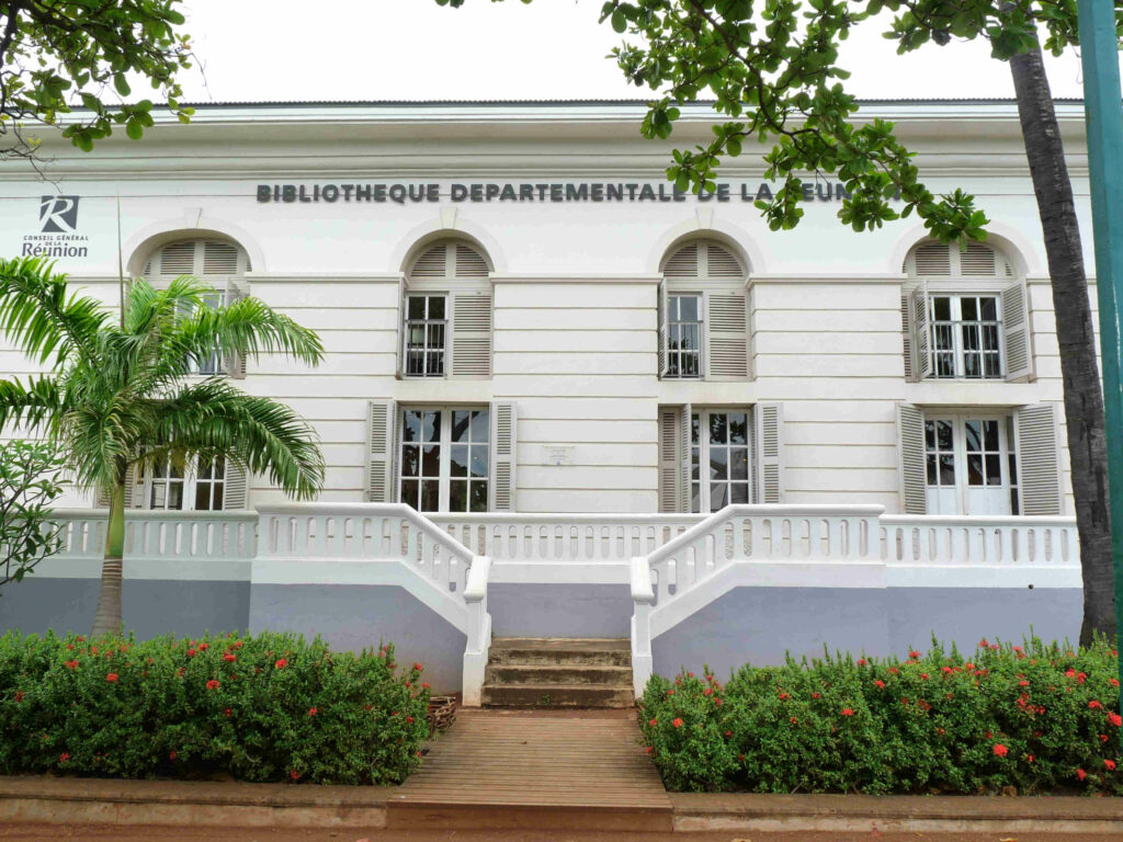 Bibliotheque departemental Saint-Denis