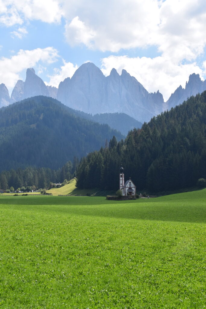 Eglise St Jean Dolomites